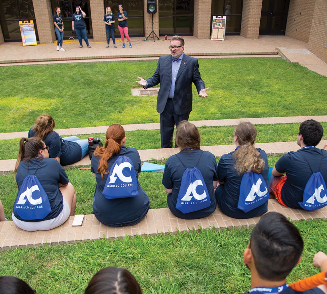 lowery-hart-talks-with-students